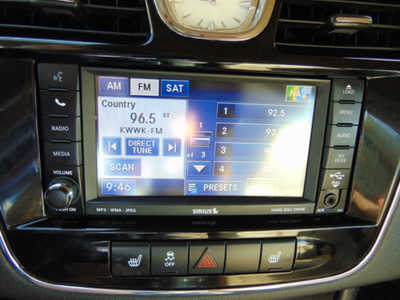 2011 Chrysler 200, $4495. Photo 8
