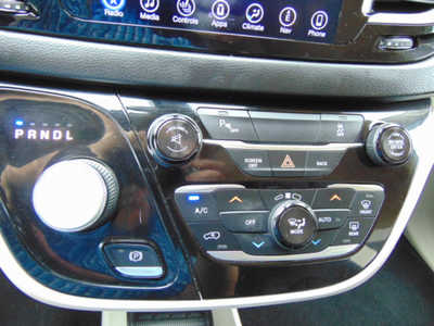 2017 Chrysler Pacifica, $8995. Photo 10