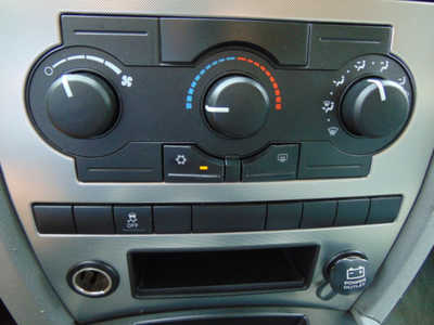 2006 Jeep Grand Cherokee, $3995. Photo 8