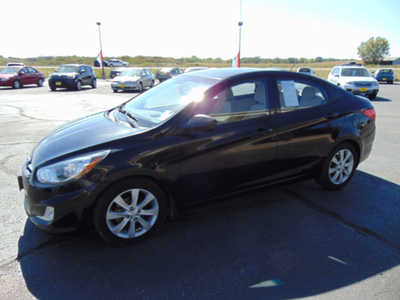 2012 Hyundai Accent, $3995. Photo 5