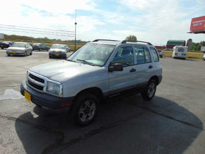2003 Chevrolet Tracker, $2795. Photo 3