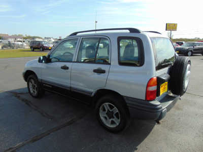 2003 Chevrolet Tracker, $2795. Photo 4