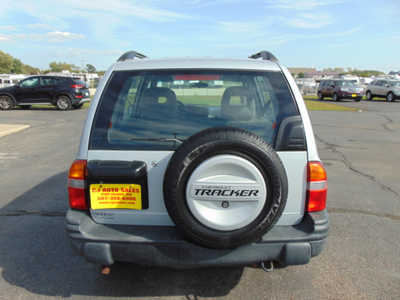 2003 Chevrolet Tracker, $2795. Photo 5