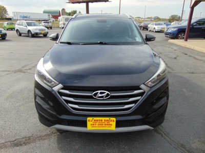 2017 Hyundai Tucson, $7295. Photo 6