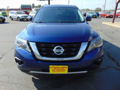 2017 Nissan Pathfinder, $5495. Photo 6