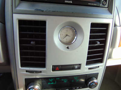 2008 Chrysler Town & Country, $3995. Photo 10