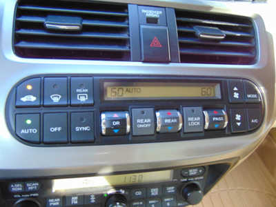 2009 Honda Odyssey, $3295. Photo 11