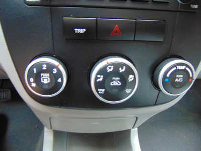 2009 Kia Spectra, $2495. Photo 9