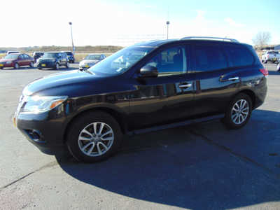 2016 Nissan Pathfinder, $4495. Photo 5