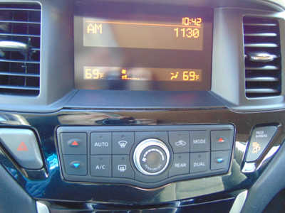 2016 Nissan Pathfinder, $4495. Photo 7