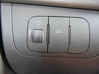 2010 Hyundai Sonata, $2995. Photo 12