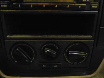 2001 Volkswagen Passat, $2595. Photo 10