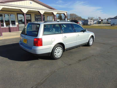 2001 Volkswagen Passat, $2595. Photo 6