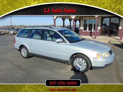 2001 Volkswagen Passat, $2595. Photo 1
