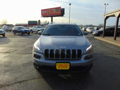 2016 Jeep Cherokee, $9995. Photo 2