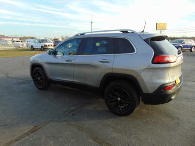 2016 Jeep Cherokee, $9995. Photo 4