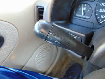 1998 Saturn S Series, $3495. Photo 11