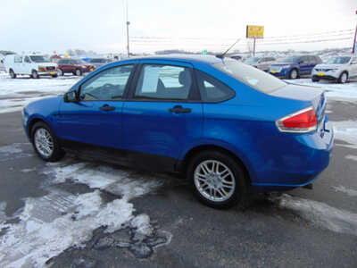 2011 Ford Focus, $3495. Photo 4