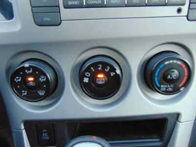 2009 Pontiac Vibe, $2595. Photo 8