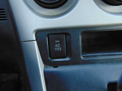 2009 Pontiac Vibe, $2595. Photo 9