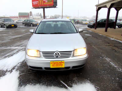 2001 Volkswagen Jetta, $4495. Photo 2