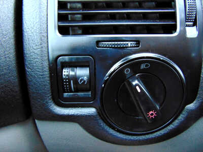 2001 Volkswagen Jetta, $4495. Photo 9