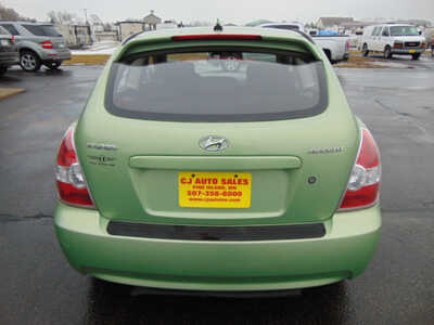 2009 Hyundai Accent, $2795. Photo 3