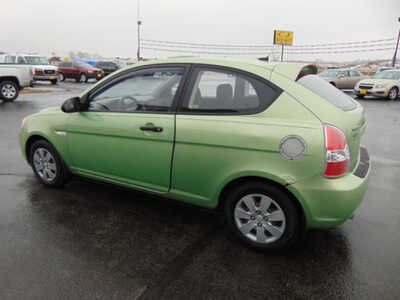 2009 Hyundai Accent, $2795. Photo 4