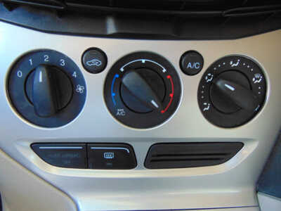 2012 Ford Focus, $4995. Photo 9