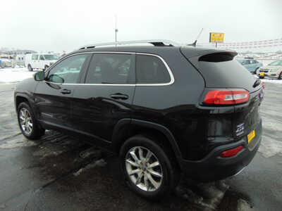 2014 Jeep Cherokee, $9295. Photo 4