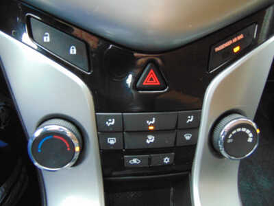 2013 Chevrolet Cruze, $3495. Photo 8