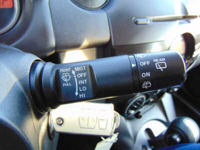 2014 Mazda Mazda2, $5995. Photo 12