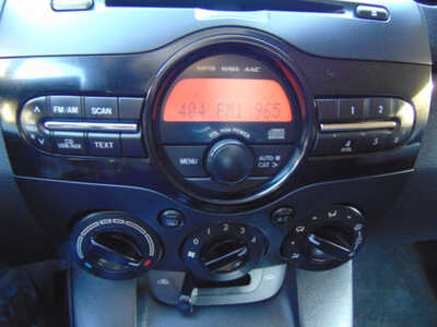 2014 Mazda Mazda2, $5995. Photo 8