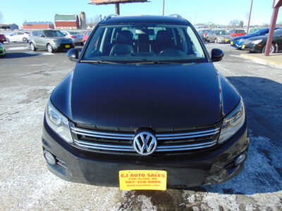 2012 Volkswagen Tiguan, $6495. Photo 6
