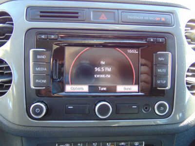 2012 Volkswagen Tiguan, $6495. Photo 7