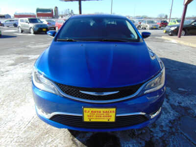 2016 Chrysler 200, $9995. Photo 6