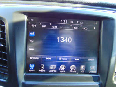 2016 Chrysler 200, $9995. Photo 7