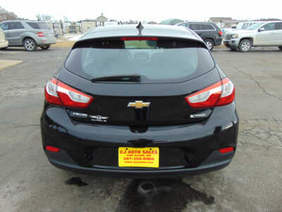 2017 Chevrolet Cruze, $4995. Photo 4