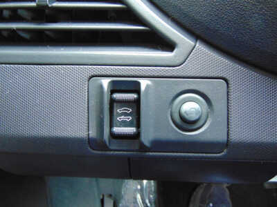 2010 Chrysler Sebring, $3995. Photo 12