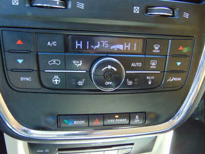 2015 Chrysler Town & Country, $7495. Photo 10