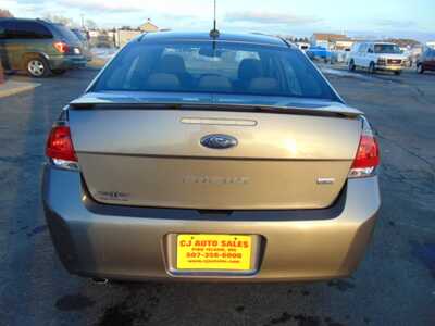 2011 Ford Focus, $1200. Photo 3