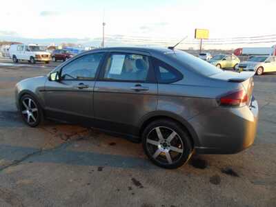 2011 Ford Focus, $1200. Photo 4