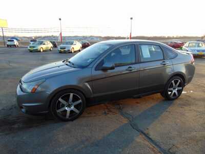 2011 Ford Focus, $1200. Photo 5