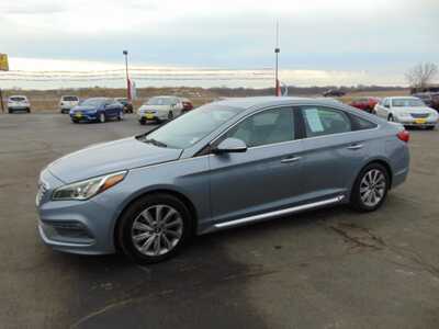 2015 Hyundai Sonata, $1995. Photo 5