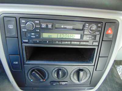 2001 Volkswagen Passat, $2595. Photo 7