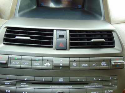 2009 Honda Accord, $5495. Photo 8