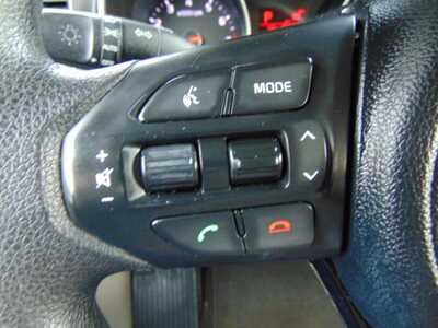 2015 Kia Sedona, $6995. Photo 11