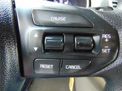 2015 Kia Sedona, $6995. Photo 12