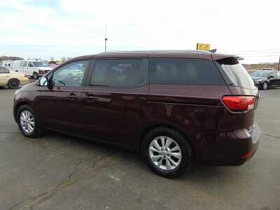 2015 Kia Sedona, $6995. Photo 3