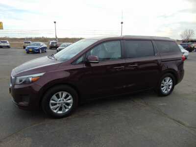 2015 Kia Sedona, $6995. Photo 4